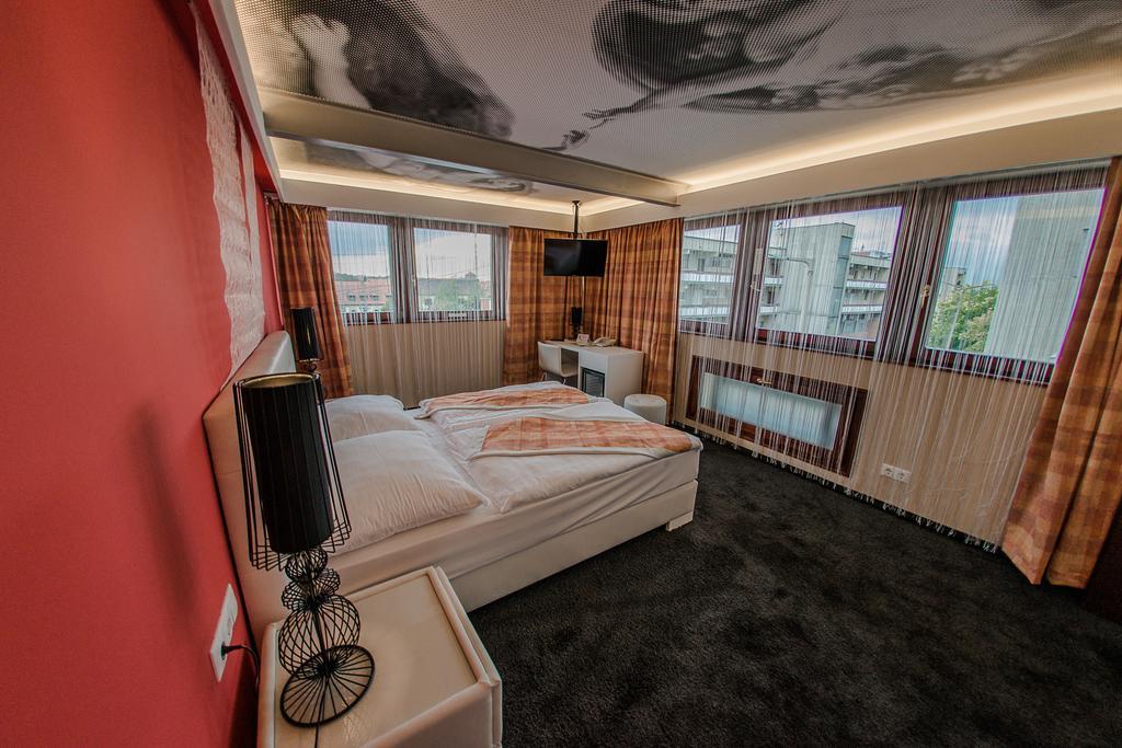 Hotel Kristaly Imperial Tata Luaran gambar