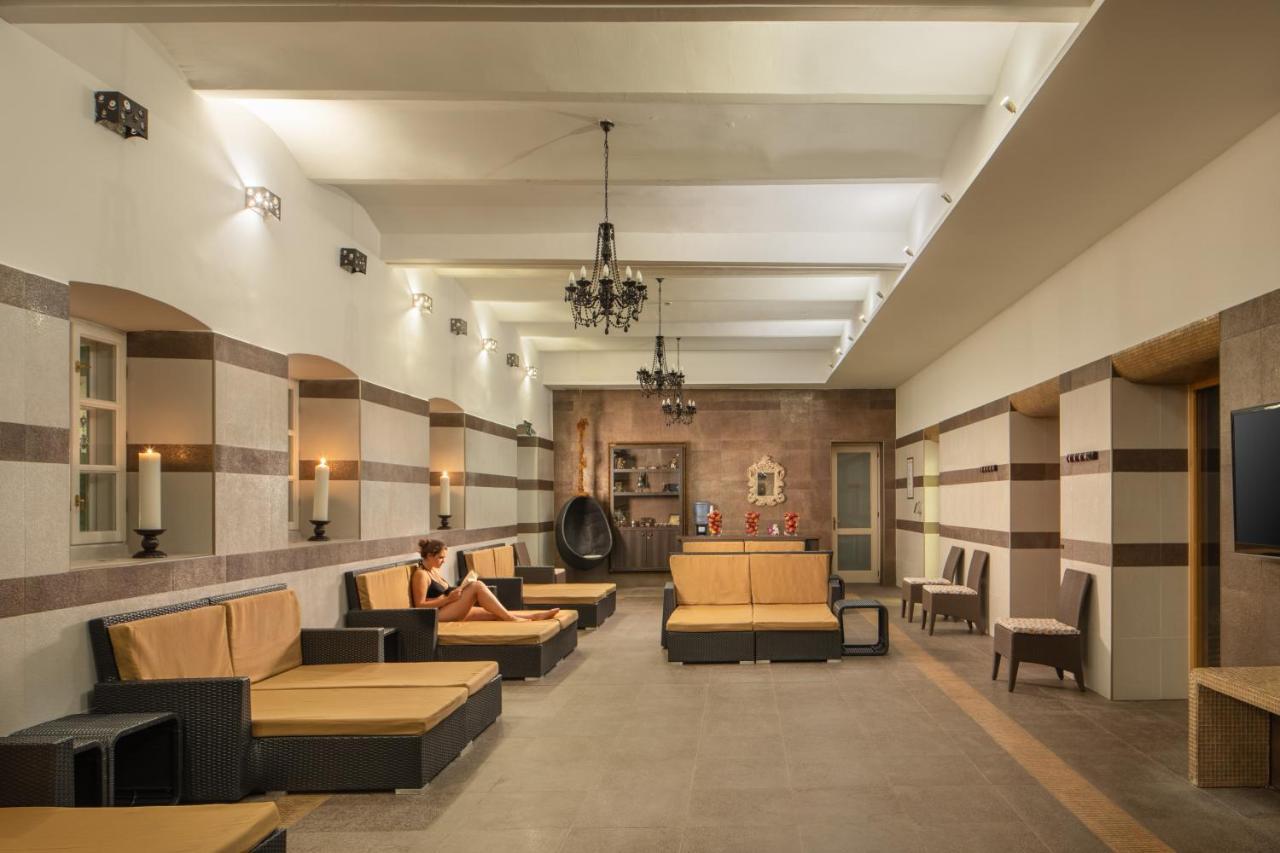 Hotel Kristaly Imperial Tata Luaran gambar
